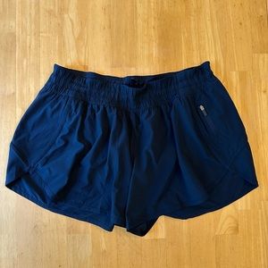 Lululemon Tracker Low Rise 4” Lined Short Size 16